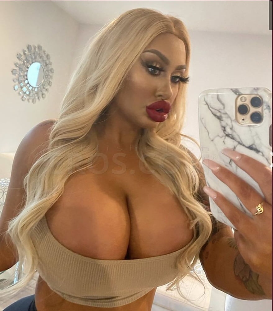 Blondie Bennett силиконовые сиськи