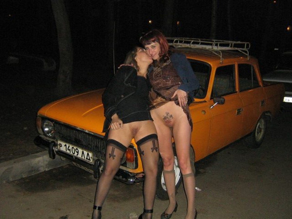 Русские шалавы на дороге.