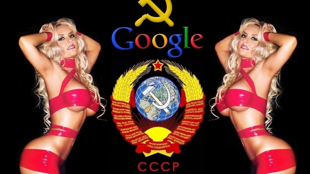 Девушки и Советская символика