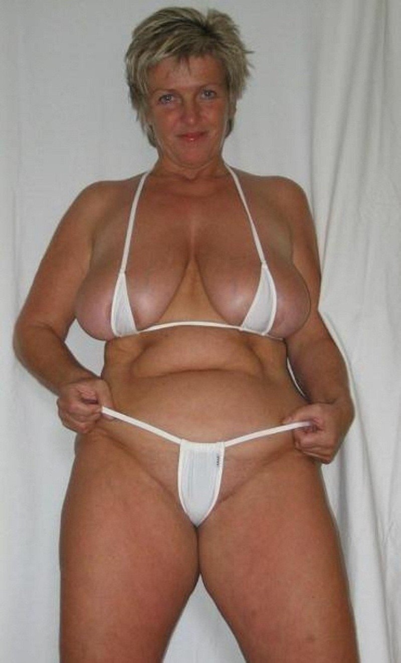 Кристалл Саммерс Micro Bikini