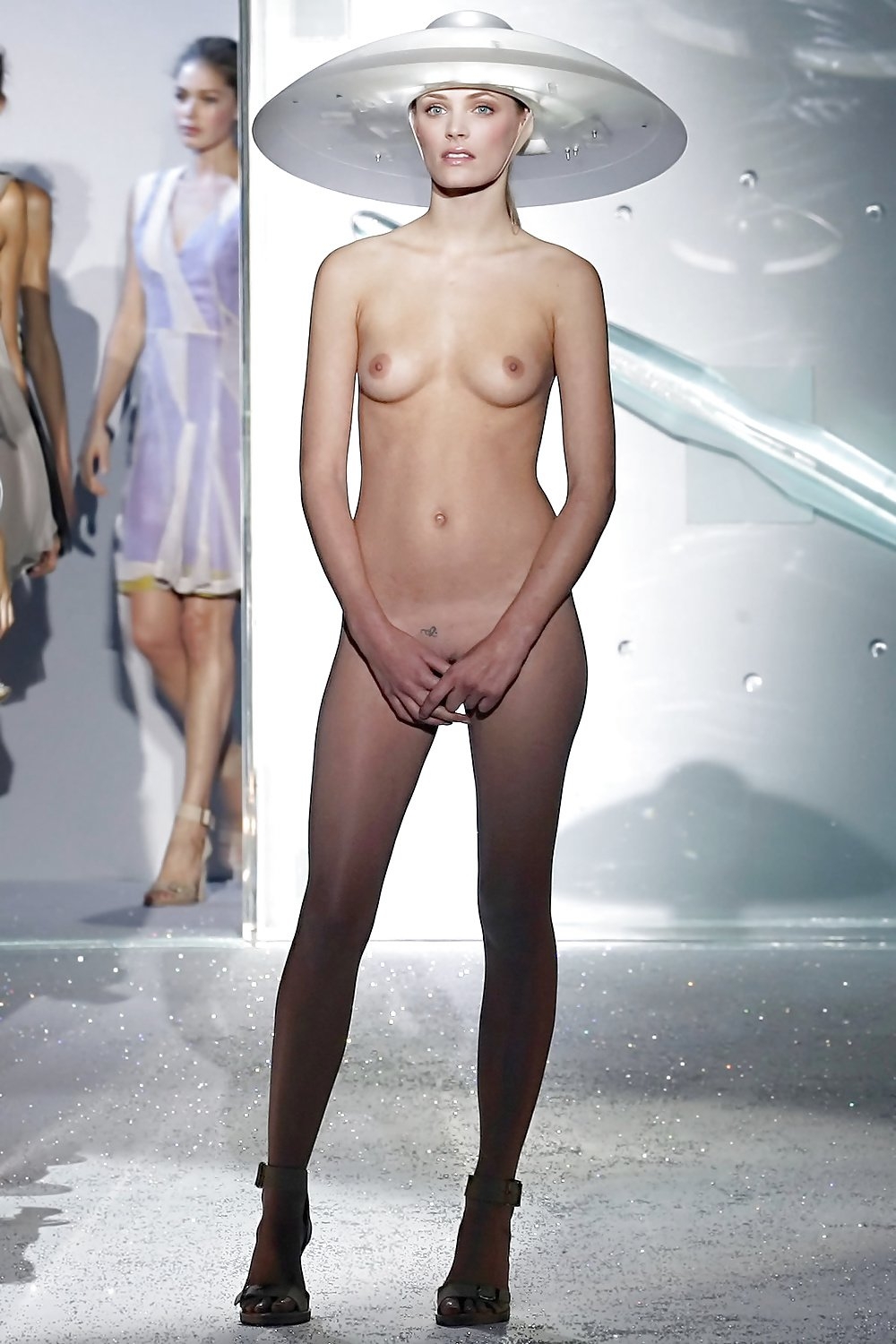 Чарли Ле Минду Charlie le naked