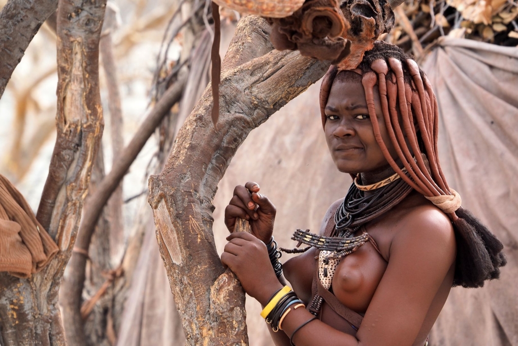 Племя НУБА женщины голые