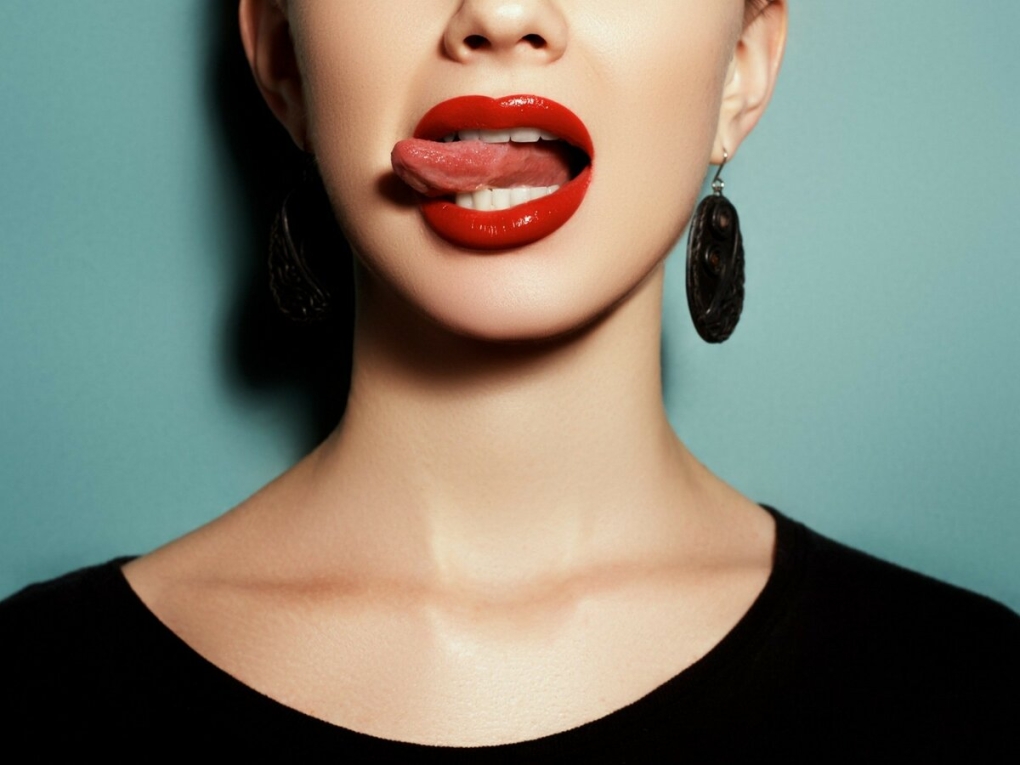 Christie Mekhael грудь